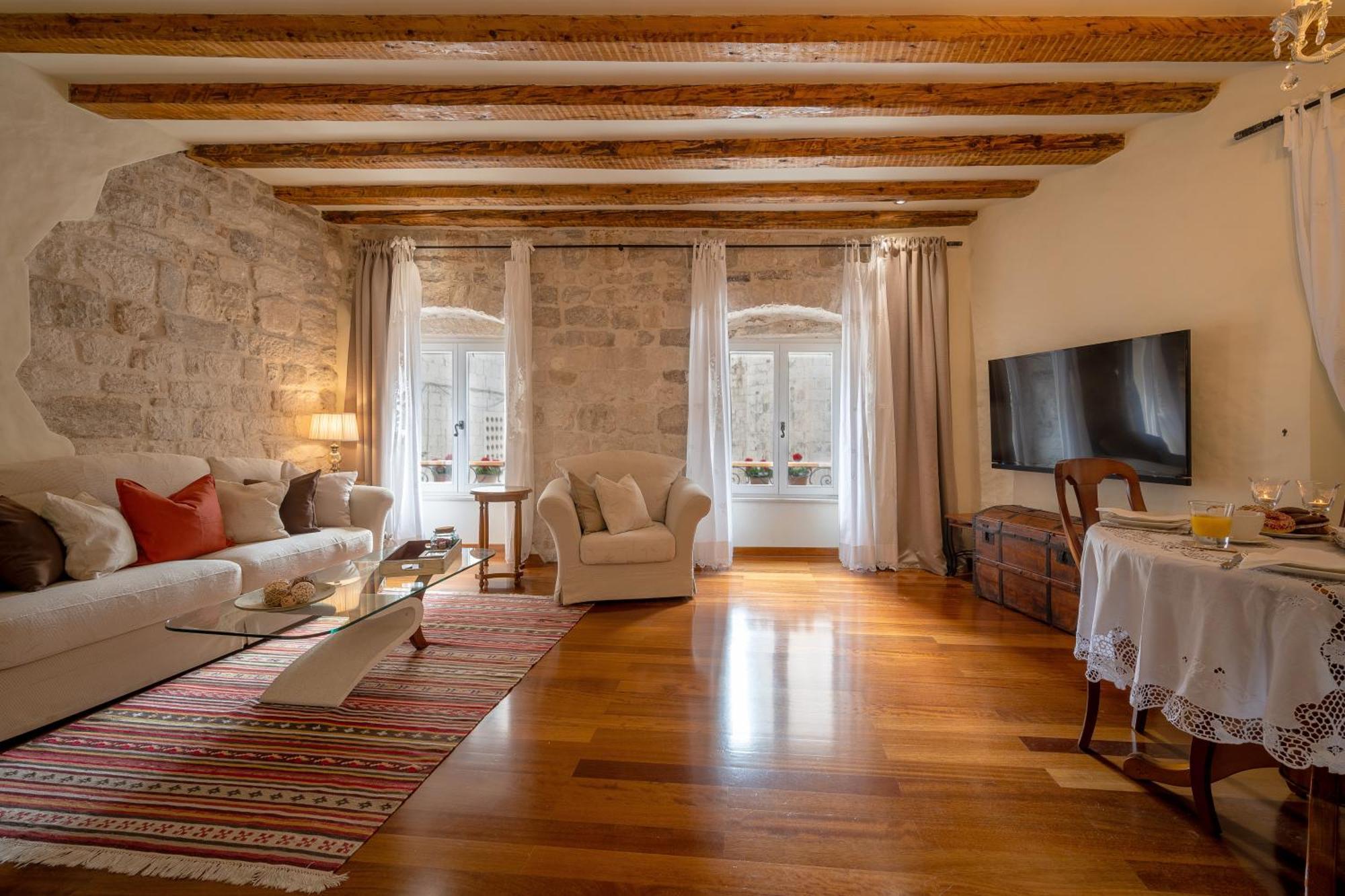 Stone Pearl Heritage Luxury Suite Split Eksteriør bilde