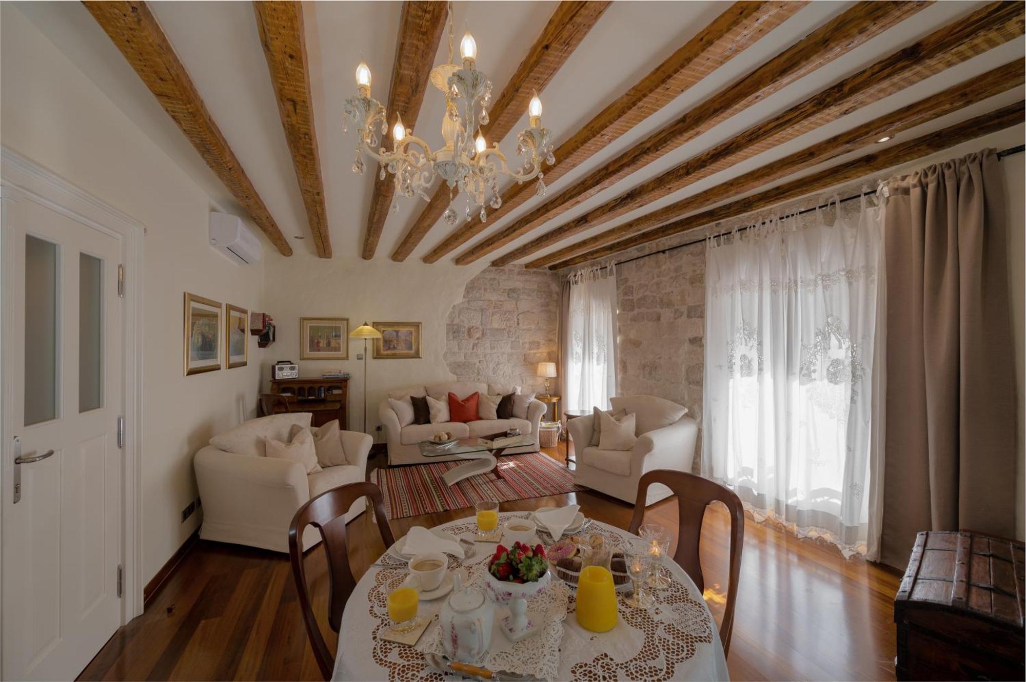 Stone Pearl Heritage Luxury Suite Split Eksteriør bilde