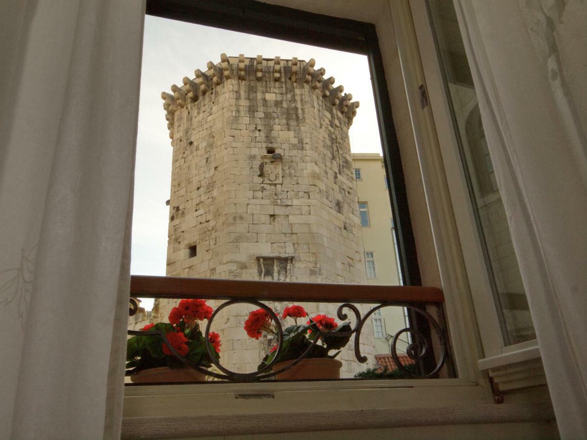 Stone Pearl Heritage Luxury Suite Split Eksteriør bilde